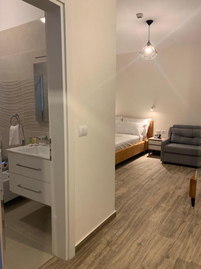 Hotel Triumf Shëngjin Extérieur photo