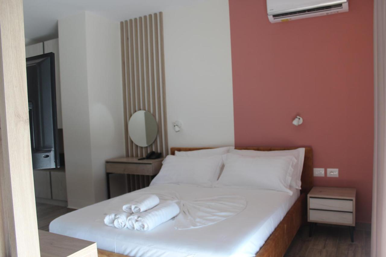 Hotel Triumf Shëngjin Extérieur photo
