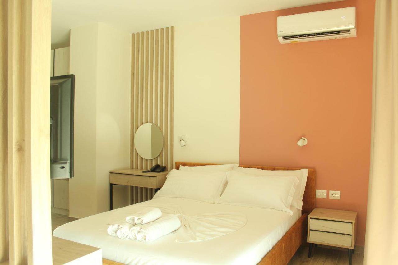 Hotel Triumf Shëngjin Extérieur photo