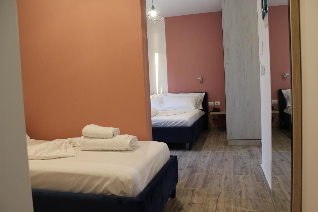 Hotel Triumf Shëngjin Extérieur photo