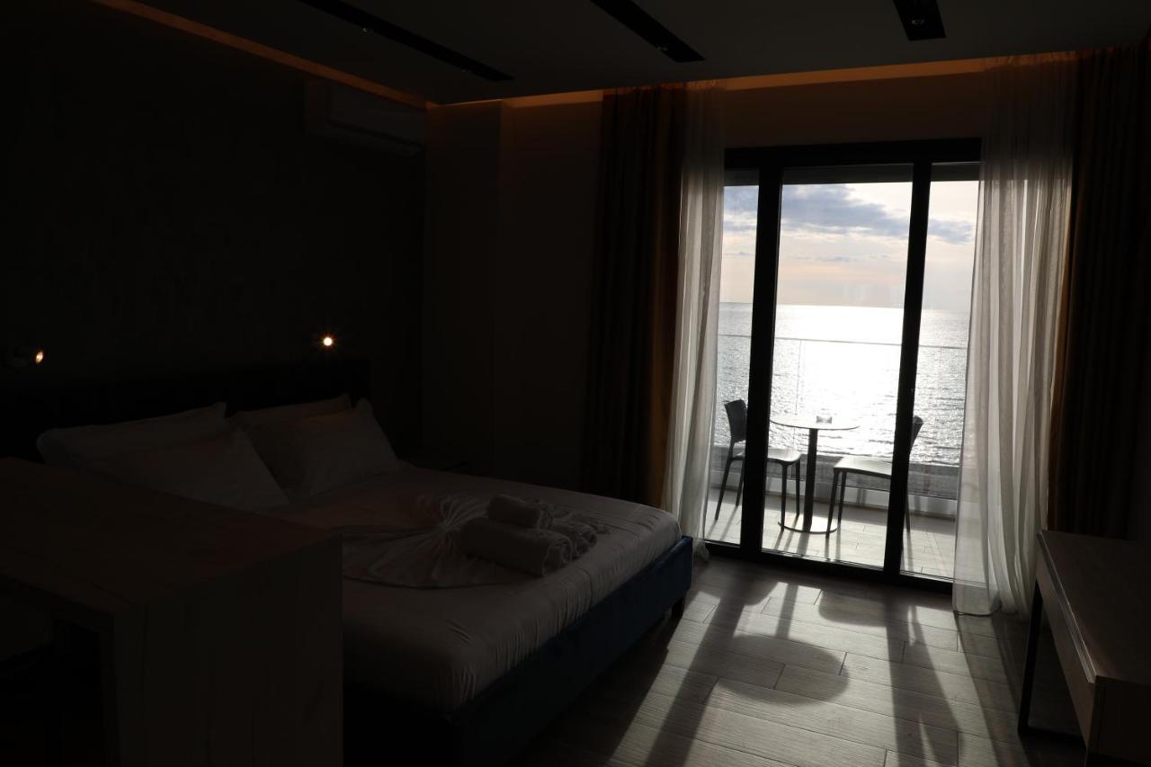 Hotel Triumf Shëngjin Extérieur photo
