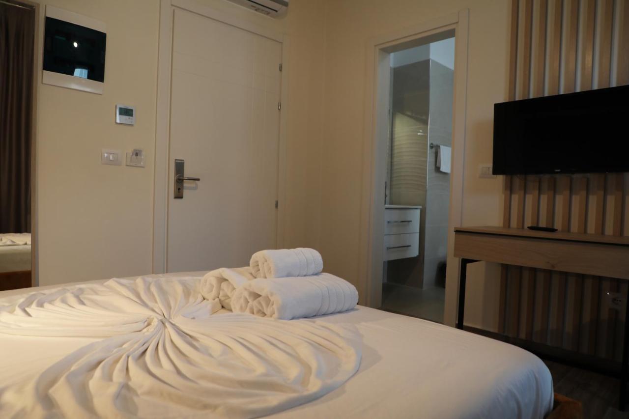 Hotel Triumf Shëngjin Extérieur photo
