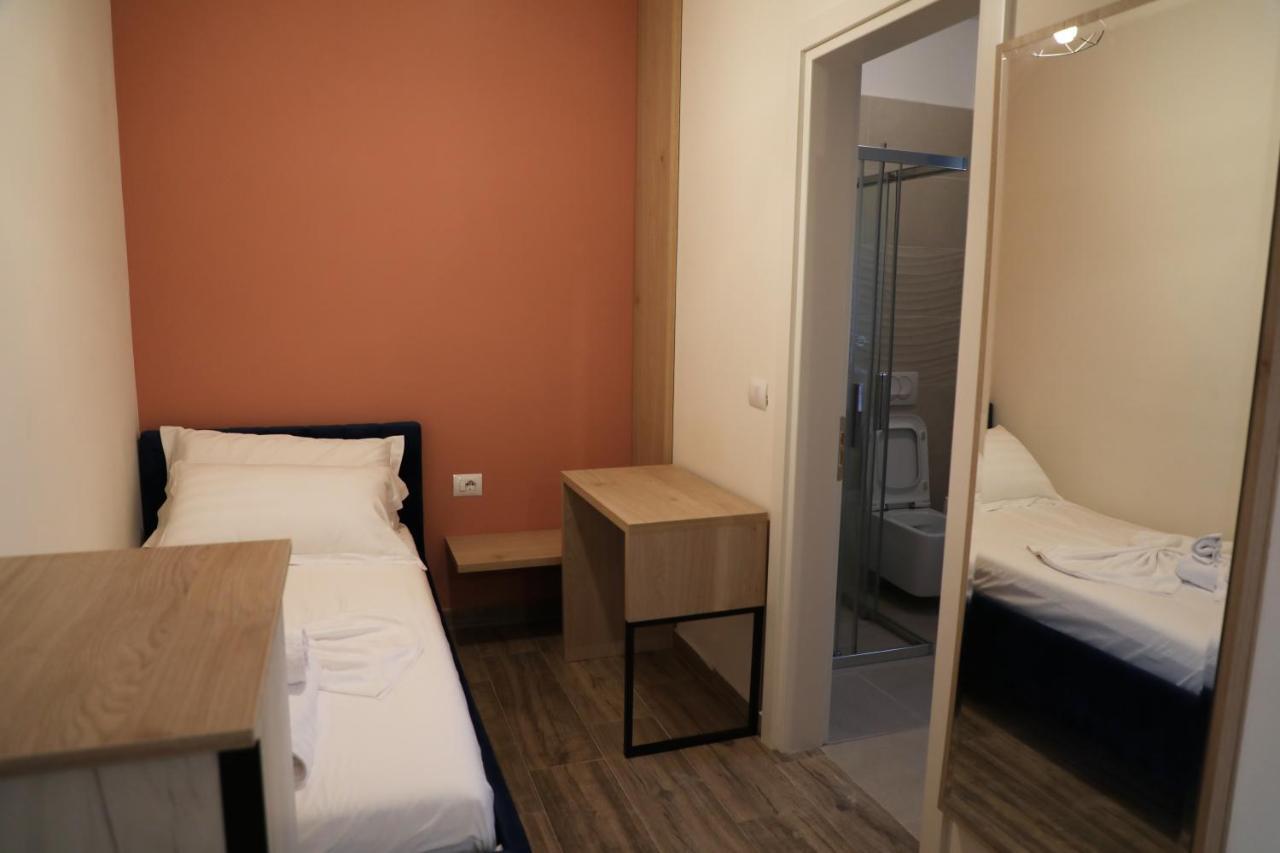 Hotel Triumf Shëngjin Extérieur photo